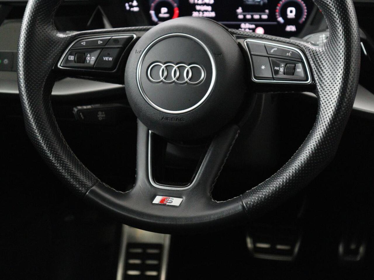 Audi A3 SPORTBACK 30 TFSI S edition | Stoelverwarming | Park Assist | Sportstoelen | Carplay | Half leder | Virtual Cockpit | Full LED | Navigatie | Climate control | Cruise control