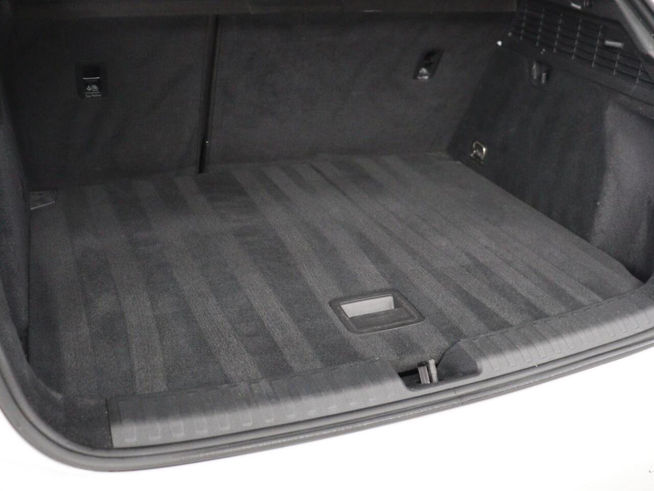 Audi A3 SPORTBACK 30 TFSI S edition | Stoelverwarming | Park Assist | Sportstoelen | Carplay | Half leder | Virtual Cockpit | Full LED | Navigatie | Climate control | Cruise control