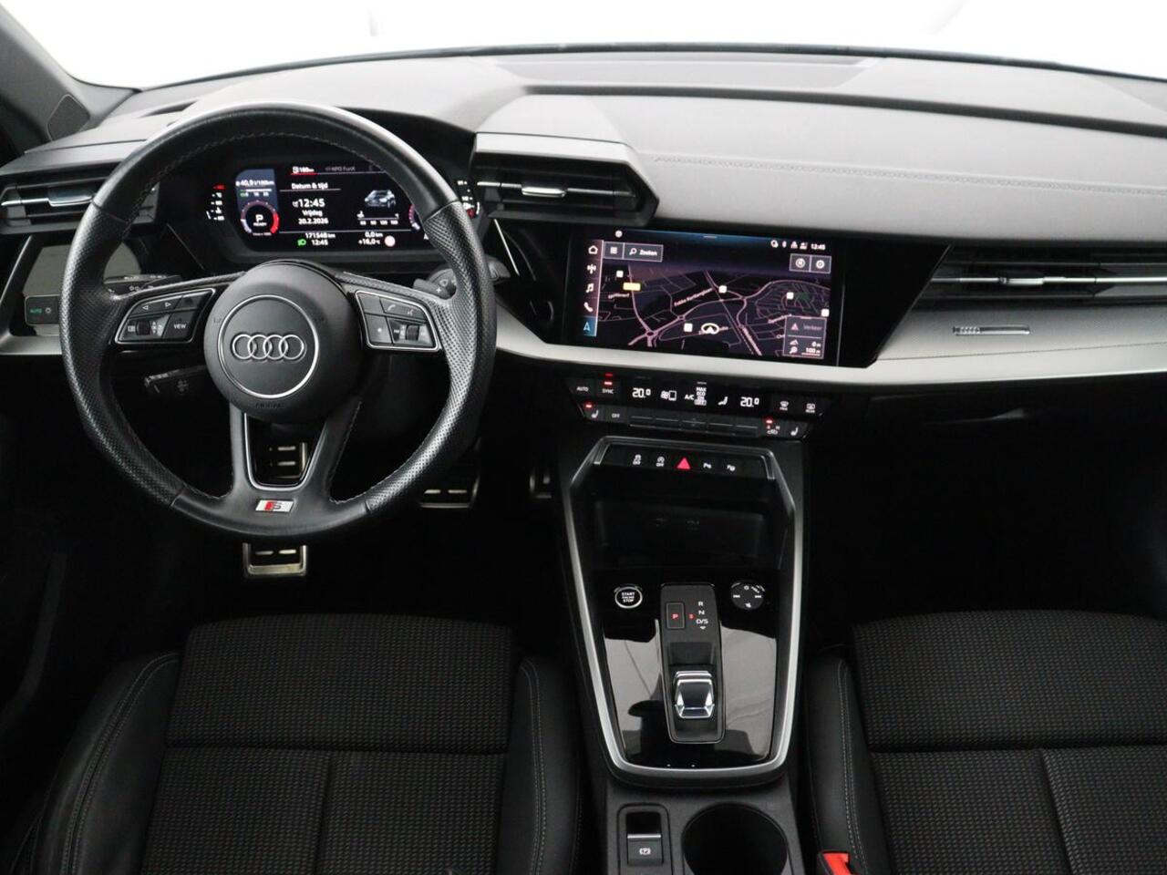 Audi A3 SPORTBACK 30 TFSI S edition | Stoelverwarming | Park Assist | Sportstoelen | Carplay | Half leder | Virtual Cockpit | Full LED | Navigatie | Climate control | Cruise control