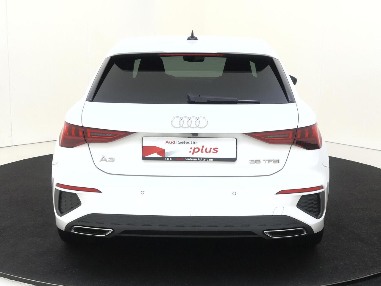 Audi A3 SPORTBACK 35 TFSI S edition | Virtual cockpit Plus | Parkeerassistent | Full LED verlichting | Navigatie Plus | Achteruitrijcamera | Keyless | CarPlay |