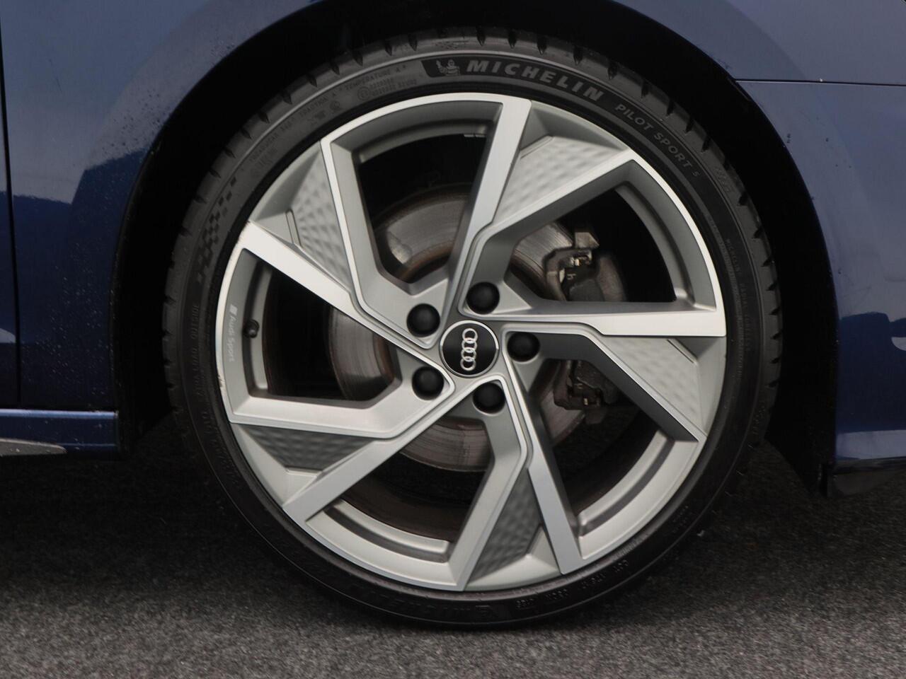 Audi A3 SPORTBACK 35 TFSi 150 Pk Automaat S-line | Climatronic | Navigatie | Full LED| CarPlay | 19 Inch | 123.309 Km !!