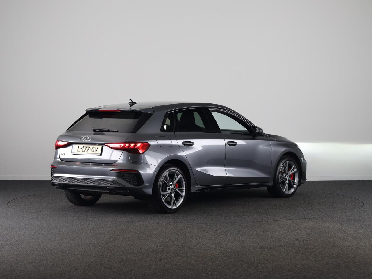 Audi A3 SPORTBACK 45 TFSI e S edition Competition 245pk | SOH 93% | Ambient Lighting | Afgevlakt stuur | Audi soundsystem | Parkeerhulp V+A
