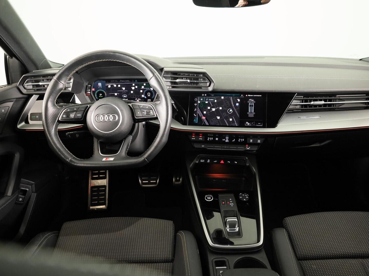 Audi A3 SPORTBACK 45 TFSI e S edition Competition 245pk | SOH 93% | Ambient Lighting | Afgevlakt stuur | Audi soundsystem | Parkeerhulp V+A
