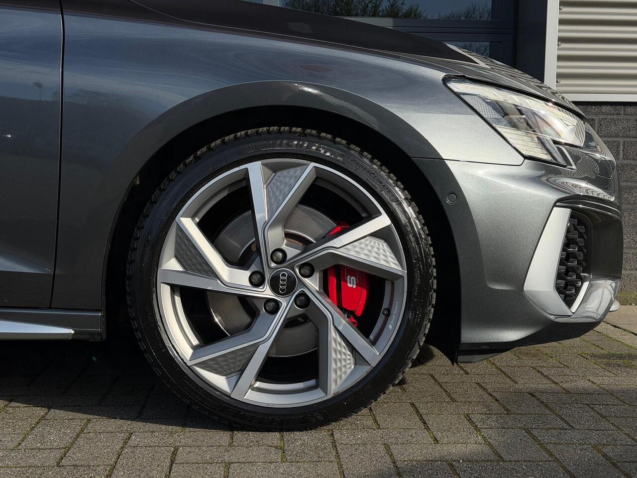 Audi A3 SPORTBACK 2.0 TFSI S3 quattro RS Stoelen Pano B&O