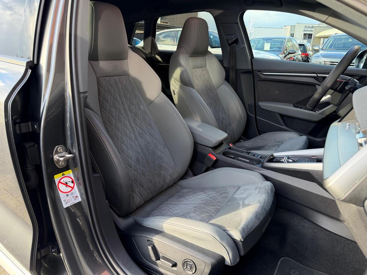 Audi A3 SPORTBACK 2.0 TFSI S3 quattro RS Stoelen Pano B&O