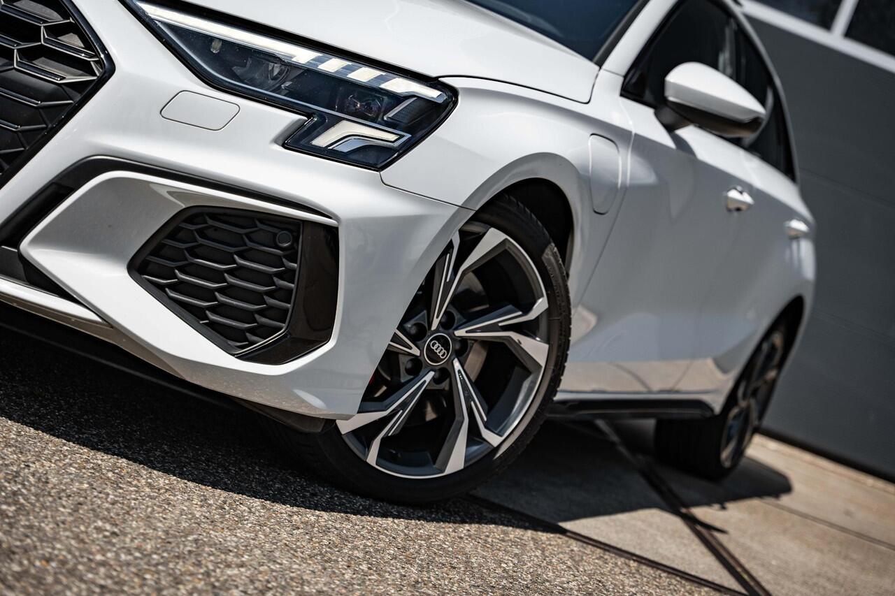 Audi A3 SPORTBACK 45 TFSI e S edition Competition |Pano |RS Zetels Alcantara |Camera