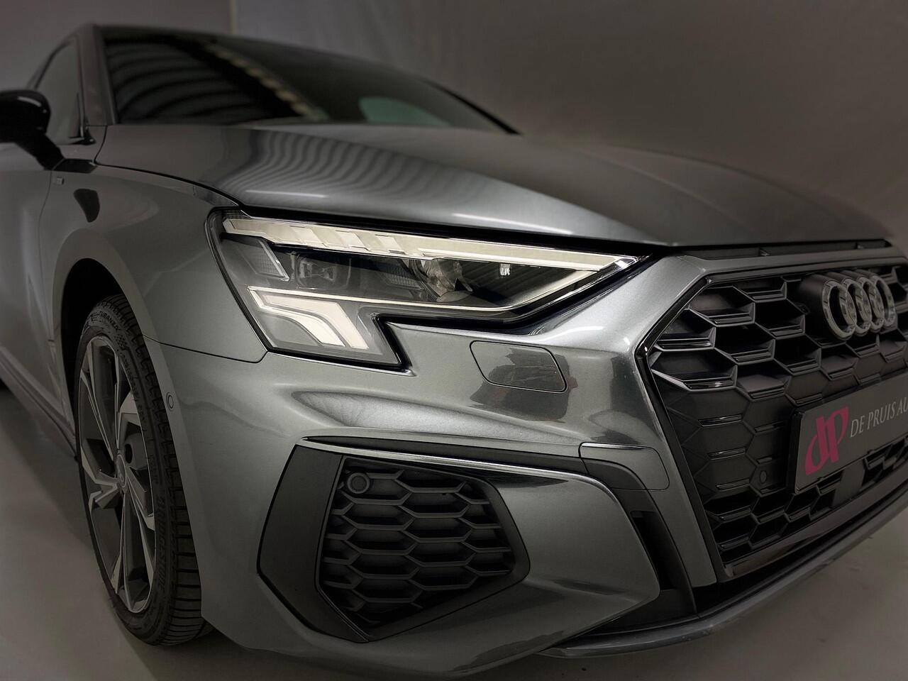 Audi A3 SPORTBACK 45 TFSI e S edition Competition Elk. verstelbare Schaalstoelen Camera 18 Inch Privacy Glass