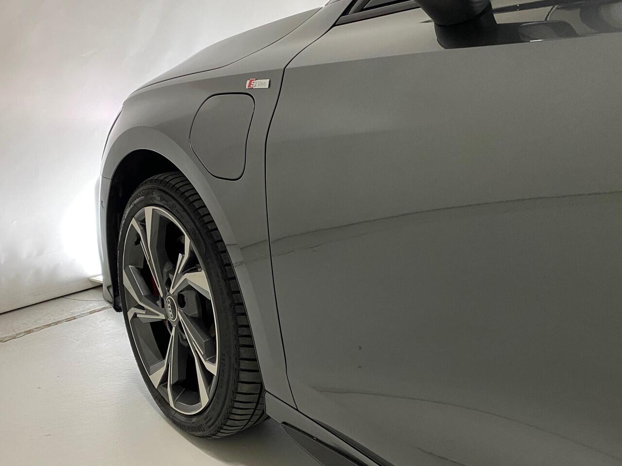 Audi A3 SPORTBACK 45 TFSI e S edition Competition Elk. verstelbare Schaalstoelen Camera 18 Inch Privacy Glass