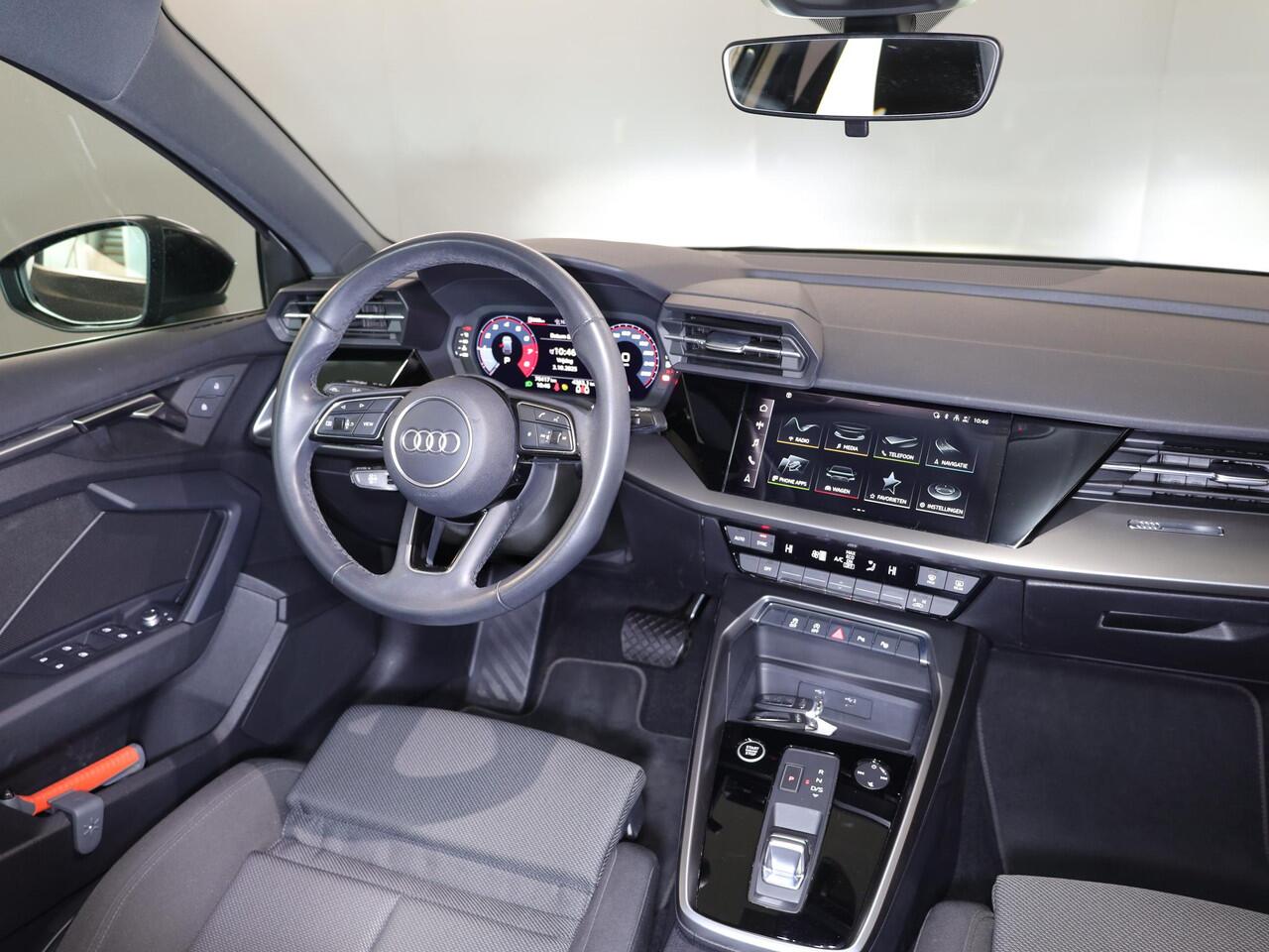 Audi A3 SPORTBACK 30 TFSI Advanced edition 110pk | Parkeer assistent |17 inch | Climatronic | Virtual cockpit |