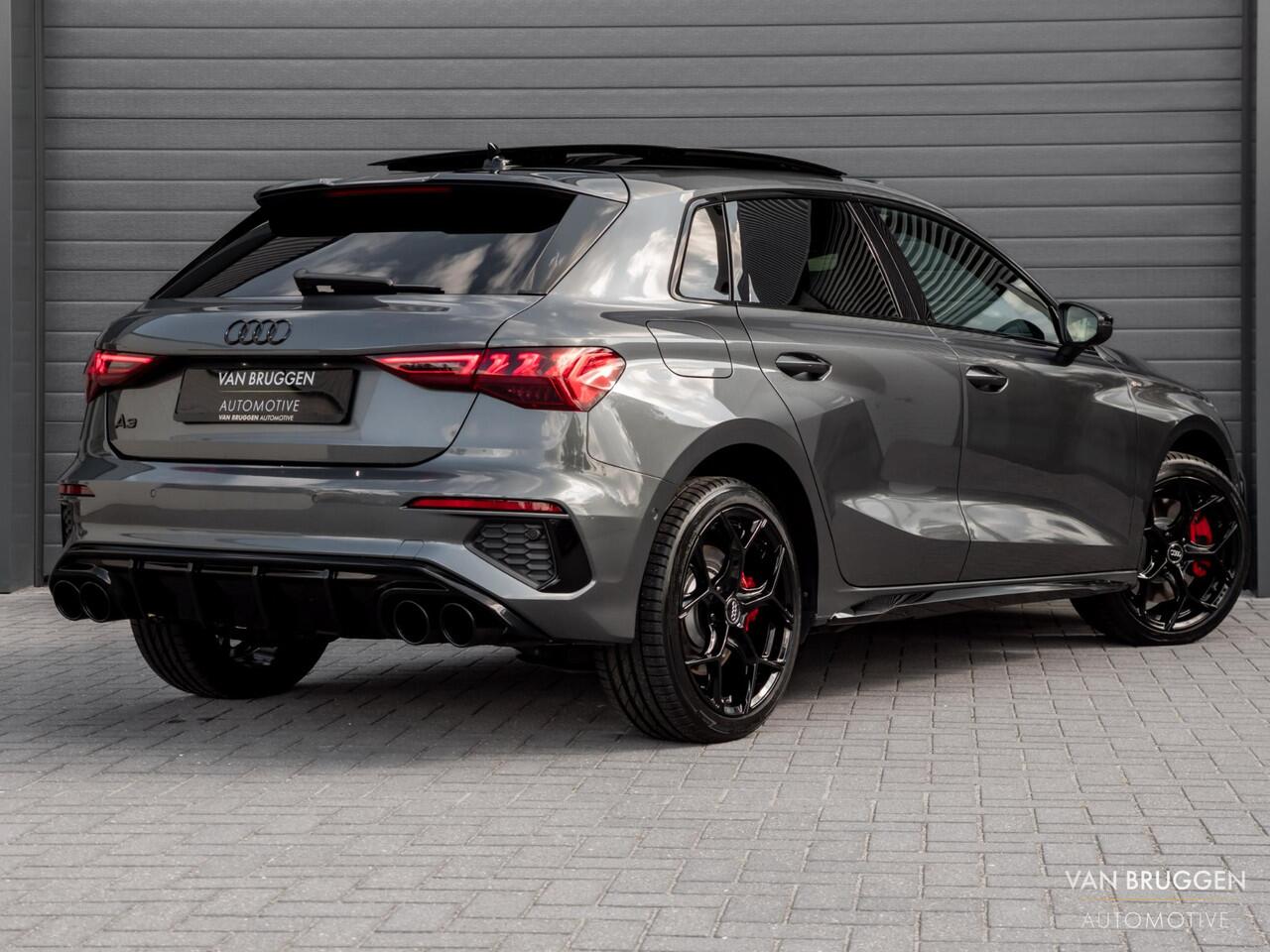 Audi A3 SPORTBACK 45 TFSI E S-Line Pano RS-Stoelen Sfeer ACC S3 Matrix
