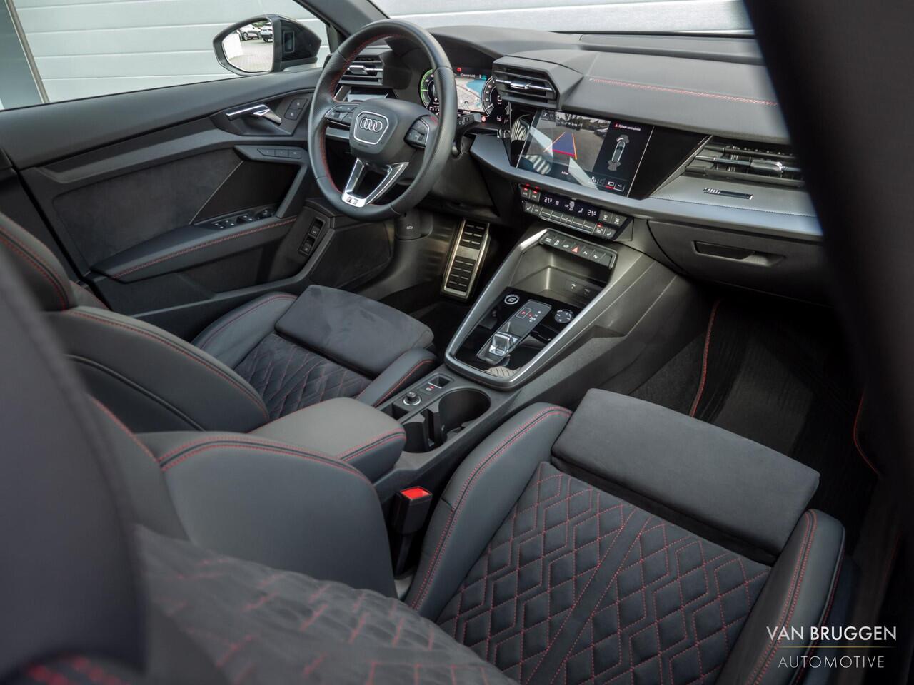 Audi A3 SPORTBACK 45 TFSI E S-Line Pano RS-Stoelen Sfeer ACC S3 Matrix
