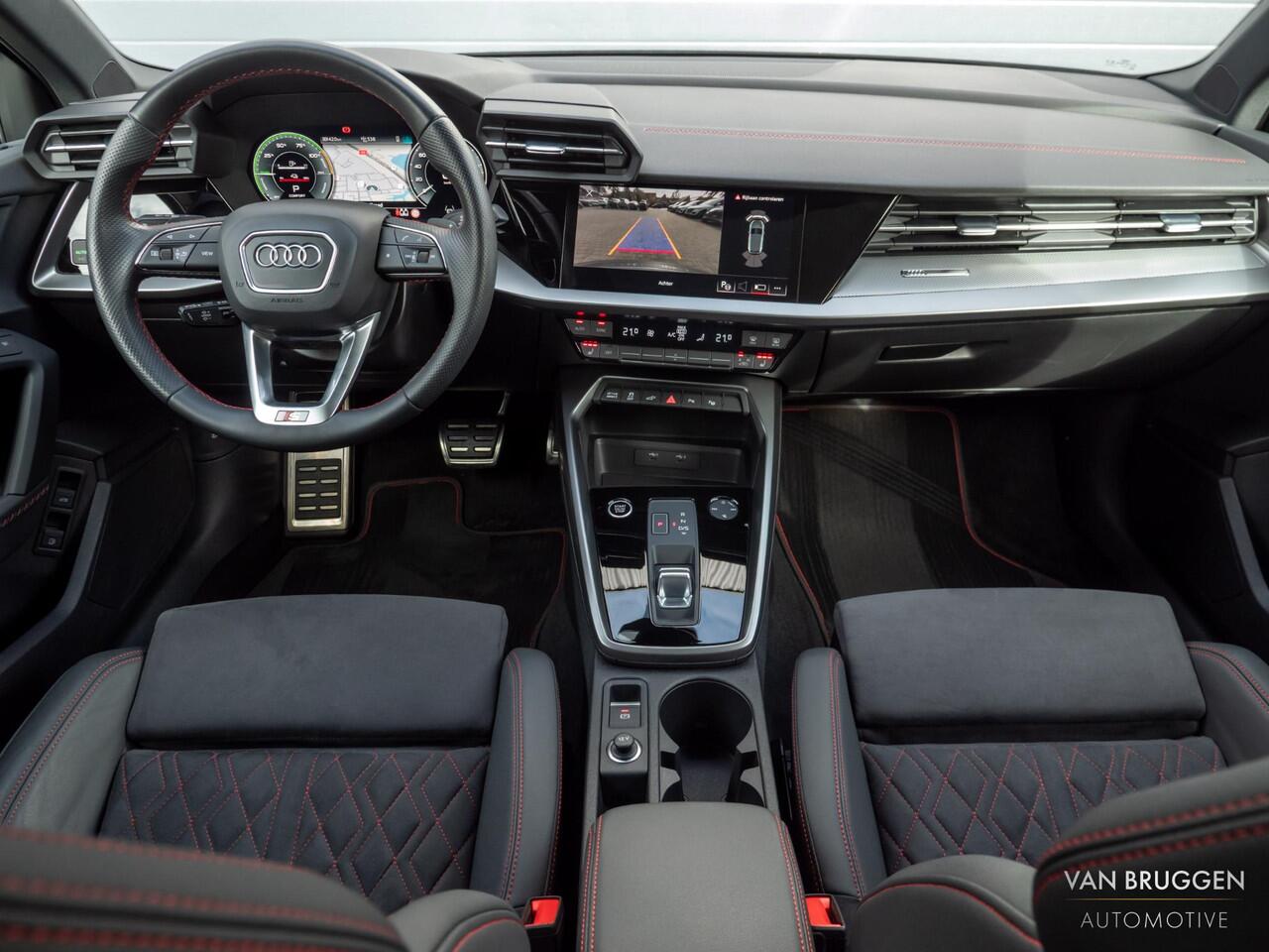 Audi A3 SPORTBACK 45 TFSI E S-Line Pano RS-Stoelen Sfeer ACC S3 Matrix