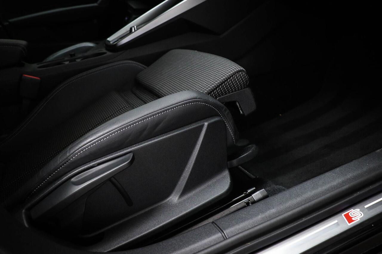 Audi A3 SPORTBACK 40 TFSI e S edition Competition | HALF LEDER | STOELVERWARMING | ACC | KEYLESS | 18" | s-line