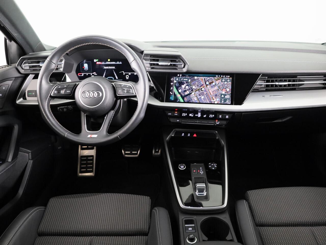 Audi A3 SPORTBACK 30 TFSI S edition 110pk S-Tronic | Navigatie | 17 inch lichtmetalen velgen | Apple Carplay/- Android auto | Full led koplampen