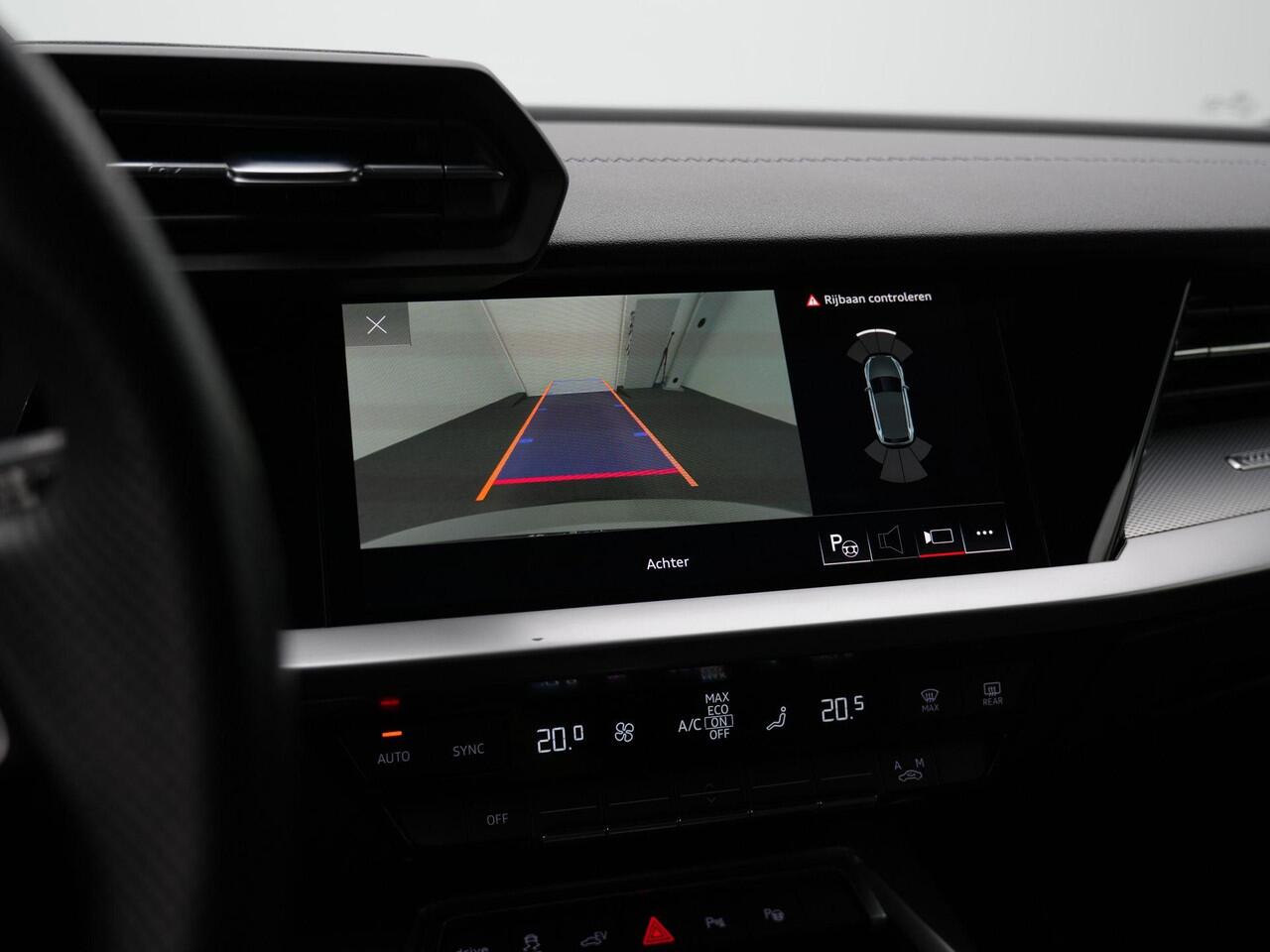 Audi A3 SPORTBACK 45 TFSI e 245 pk S-tronic S edition Competition / S-Line | Matrix LED | Achteruitrijcamera | Navigatie | Adaptive Cruise