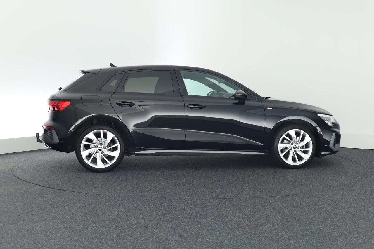 Audi A3 SPORTBACK 40 TFSI e 204pk 2x S-Line Trekhaak Camera Keyless Head-Up Stoelverwarming Virtual Cockpit Navigatie