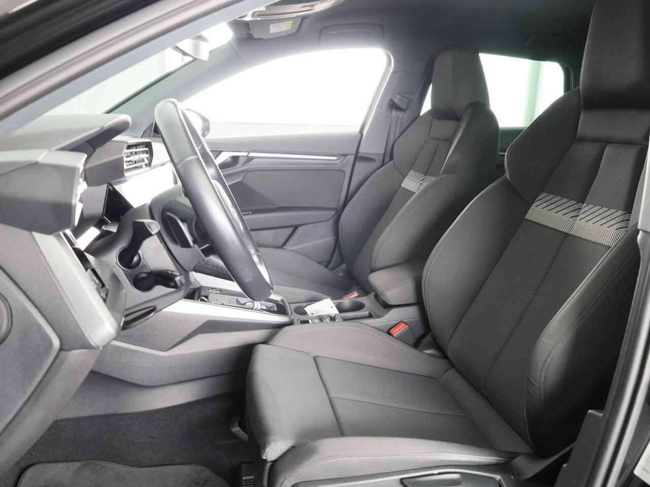 Audi A3 SPORTBACK 30 TFSI Advanced edition 110 pk S-tronic | Navigatie | Parkeersensoren achter | Cruise control | LED koplampen | Apple Carplay/Android Auto |