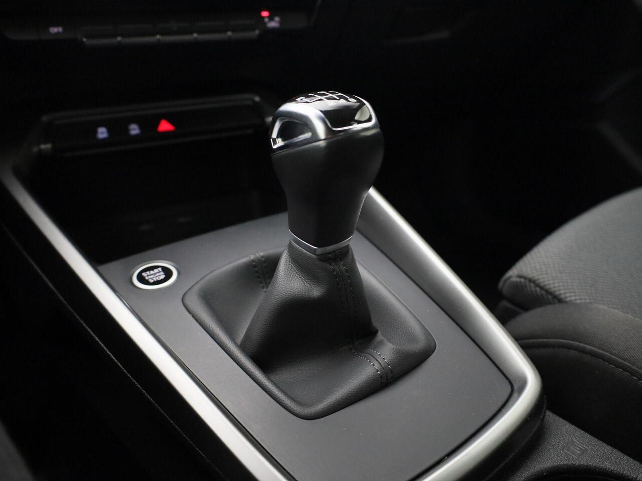 Audi A3 SPORTBACK 30 TFSI/110PK Business edition · Navigatie · LED · Apple/Android Car Play · Trekhaak ·