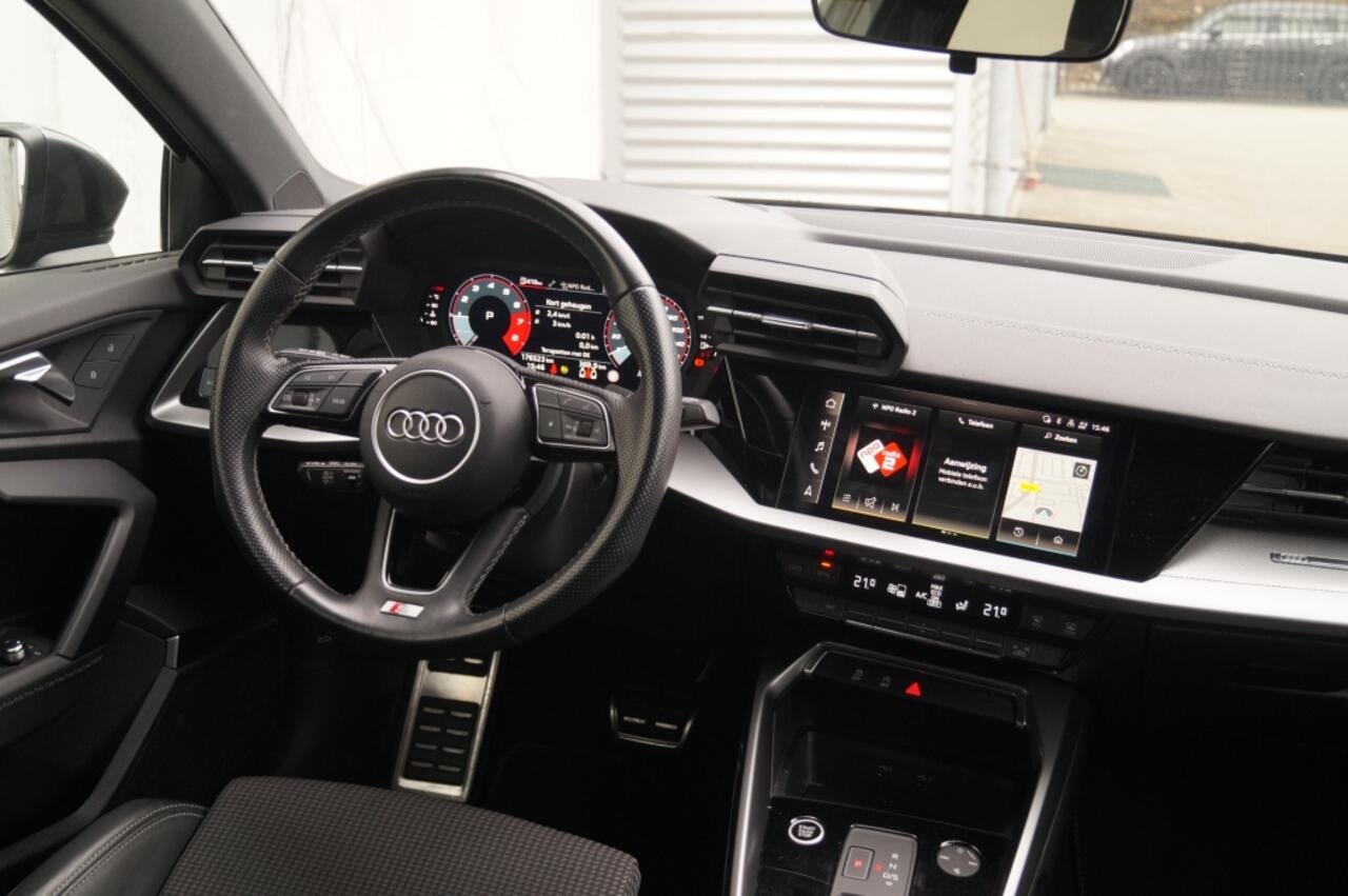Audi A3 SPORTBACK 30 TFSI Automaat S-Line Edition -NAVI-ECC-PDC-