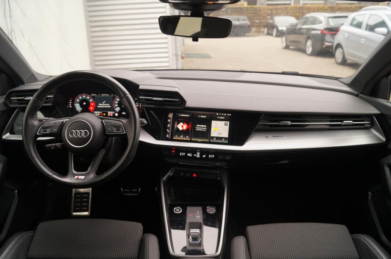 Audi A3 SPORTBACK 30 TFSI Automaat S-Line Edition -NAVI-ECC-PDC-
