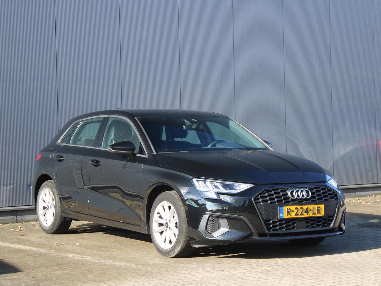 Audi A3 SPORTBACK 30 TFSI Pro Line | Climate control | Lichtmetalen-Velgen | PDC | Navigatie | Cruise control