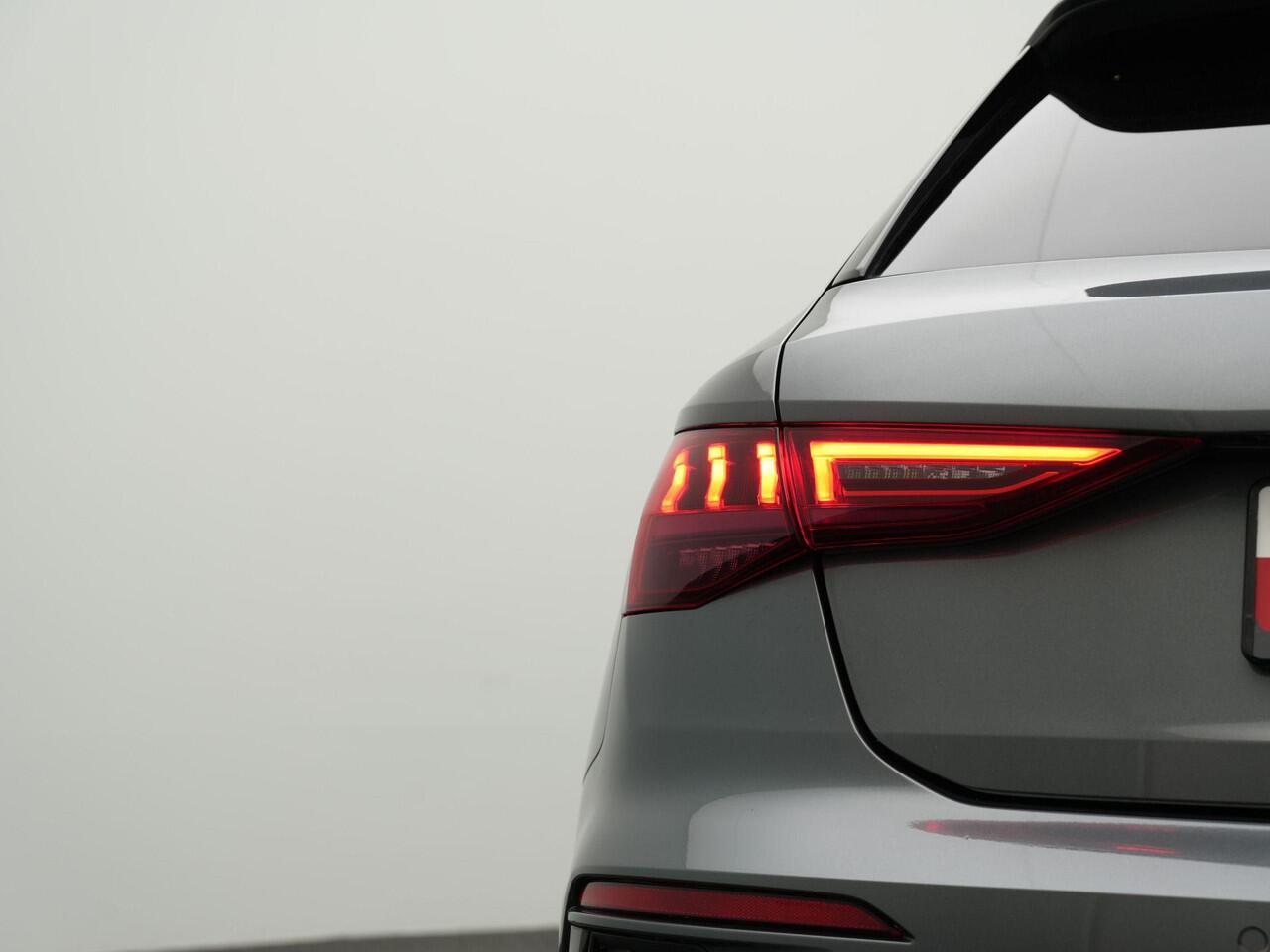 Audi A3 SPORTBACK 40 TFSI e 204 pk S-Line | Achteruitrijcamera | Stoelverwarming | Adaptive Cruise | Navigatie