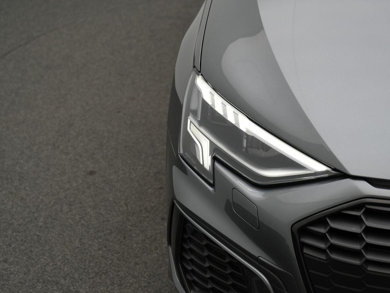 Audi A3 SPORTBACK 40 TFSI e 204 pk S-Line | Achteruitrijcamera | Stoelverwarming | Adaptive Cruise | Navigatie