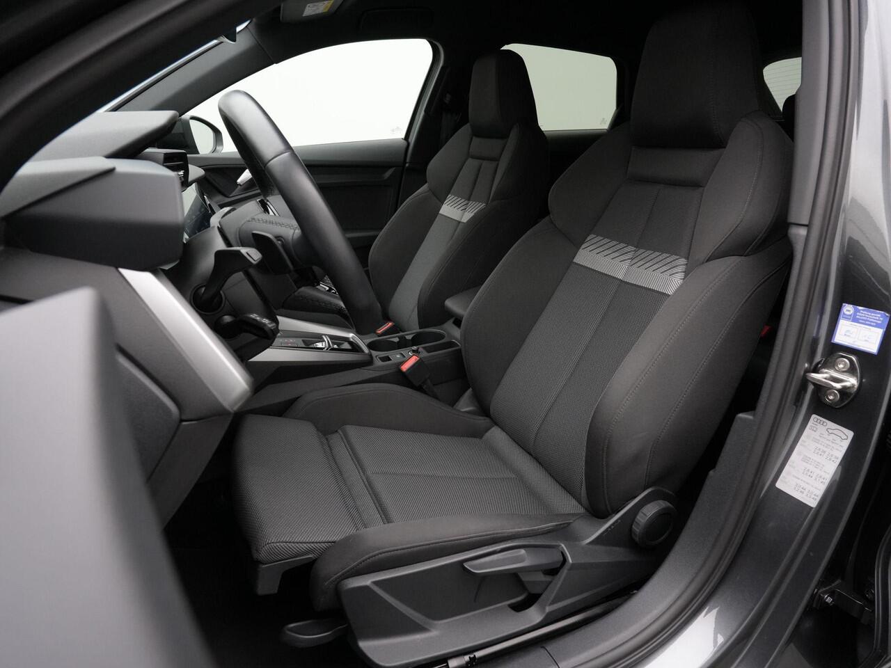 Audi A3 SPORTBACK 40 TFSI e 204 pk S-Line | Achteruitrijcamera | Stoelverwarming | Adaptive Cruise | Navigatie