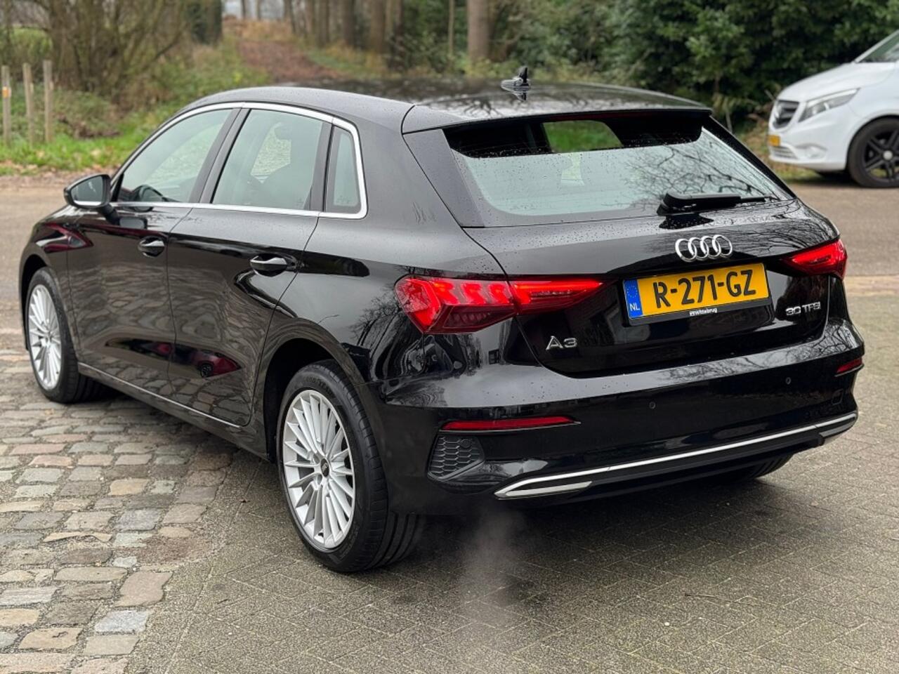 Audi A3 SPORTBACK 30 TFSI autom Advanced edition ecc,digidash,led,lmv,navi,sportstoel,pdc,chroom