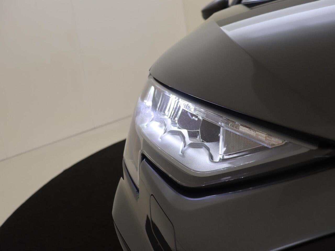 Audi A3 SPORTBACK 45 TFSI e S edition Competition | SoH 100% | Panoramadak | Bang & Olufsen | Virtual cockpit Plus | Stoelverwarming | Lederen bekleding | CarPlay | Cruise control |