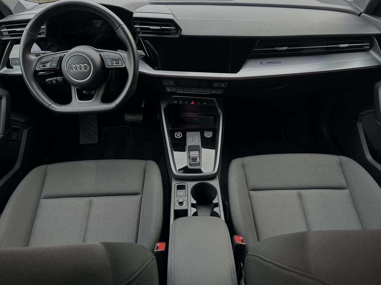 Audi A3 SPORTBACK 40 TFSI e Edition S Line /Apple & Android carplay/Achteruitrijcamera/Stoelverwarming/Sportstuur/Cruise & Clima/Isofix (MET GARANTIE*)