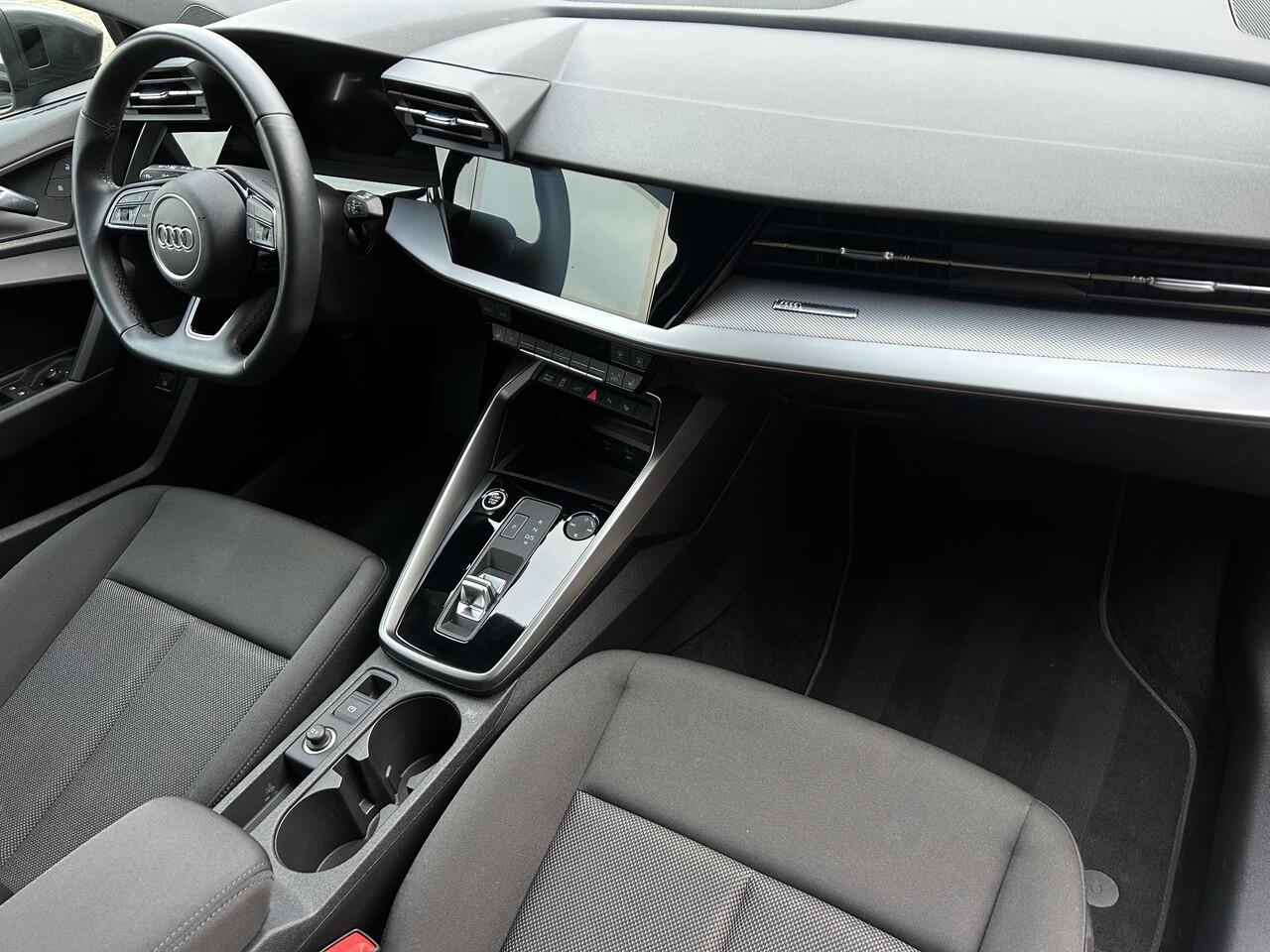 Audi A3 SPORTBACK 40 TFSI e Edition S Line /Apple & Android carplay/Achteruitrijcamera/Stoelverwarming/Sportstuur/Cruise & Clima/Isofix (MET GARANTIE*)