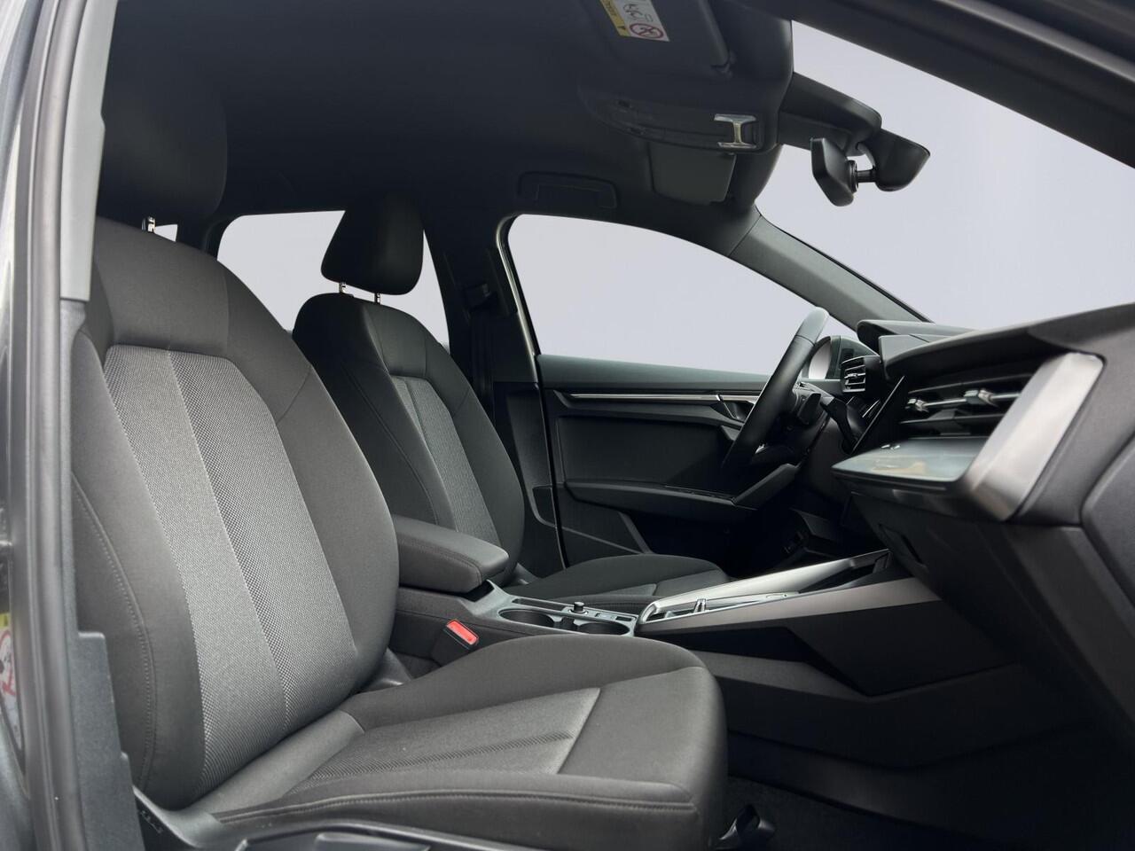 Audi A3 SPORTBACK 40 TFSI e Edition S Line /Apple & Android carplay/Achteruitrijcamera/Stoelverwarming/Sportstuur/Cruise & Clima/Isofix (MET GARANTIE*)