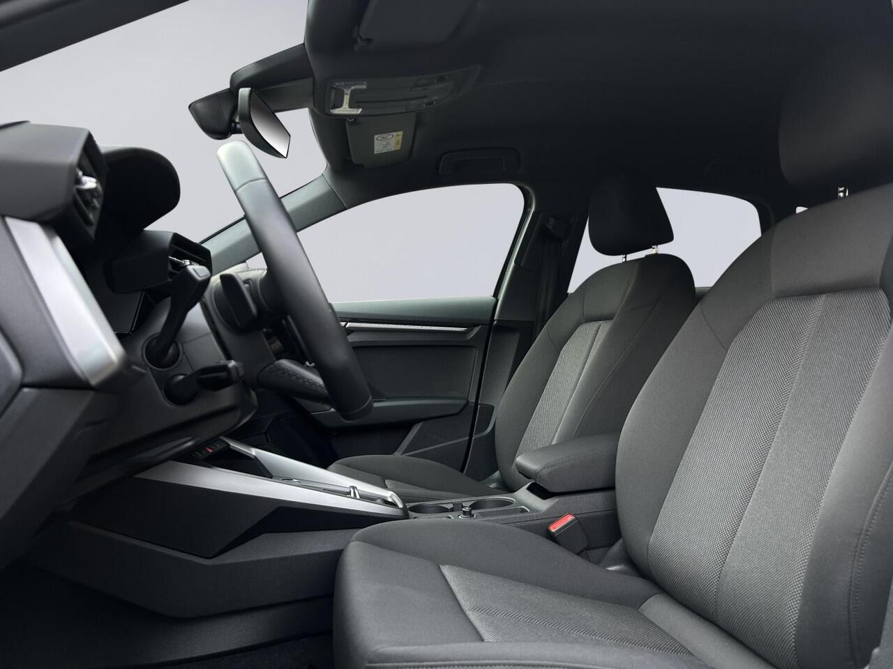 Audi A3 SPORTBACK 40 TFSI e Edition S Line /Apple & Android carplay/Achteruitrijcamera/Stoelverwarming/Sportstuur/Cruise & Clima/Isofix (MET GARANTIE*)