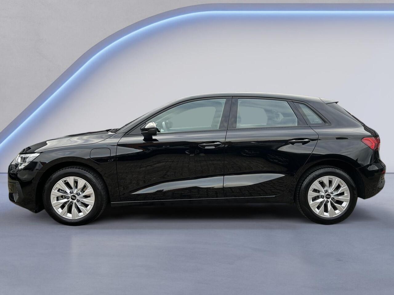 Audi A3 SPORTBACK 40 TFSI e Edition /Apple & Android carplay/Stoelverwarming/park. sens. achter/rijstrookhulp/Cruise/LED/DAB/ (MET GARANTIE*)