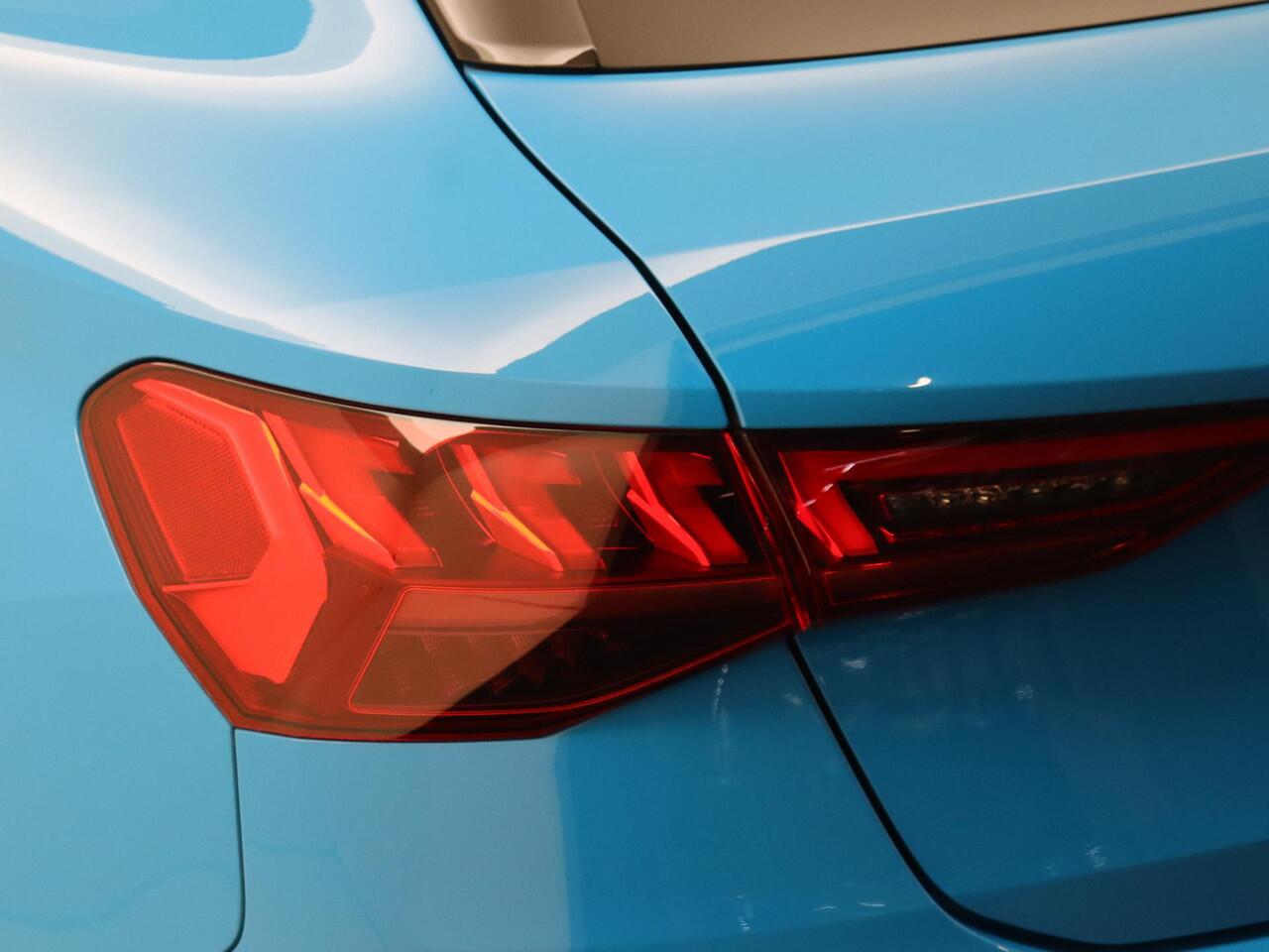 Audi A3 SPORTBACK 45 TFSI e S edition Competition | SoH 97% | Panoramadak | Achteruitrijcamera | LED matrix verlichting | Audi virtual cockpit | Keyless | Navigatie Plus | Cruise Control | Stoelverwarming |