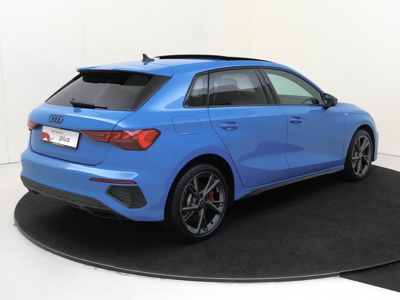 Audi A3 SPORTBACK 45 TFSI e S edition Competition | SoH 97% | Panoramadak | Achteruitrijcamera | LED matrix verlichting | Audi virtual cockpit | Keyless | Navigatie Plus | Cruise Control | Stoelverwarming |