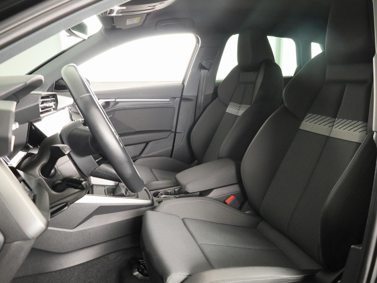 Audi A3 SPORTBACK 30 TFSI Advanced edition 110 pk | Navigatie | Parkeersensoren achter | Cruise control | LED koplampen | Apple Carplay/Android Auto |