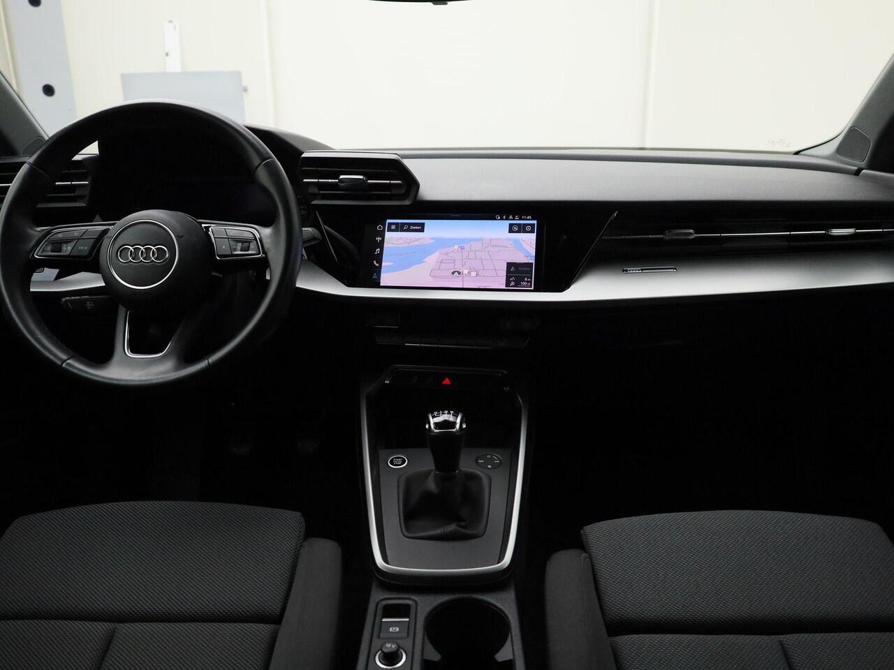 Audi A3 SPORTBACK 30 TFSI/110PK Business edition · Navigatie · LED · Apple/Android Car Play · Trekhaak ·