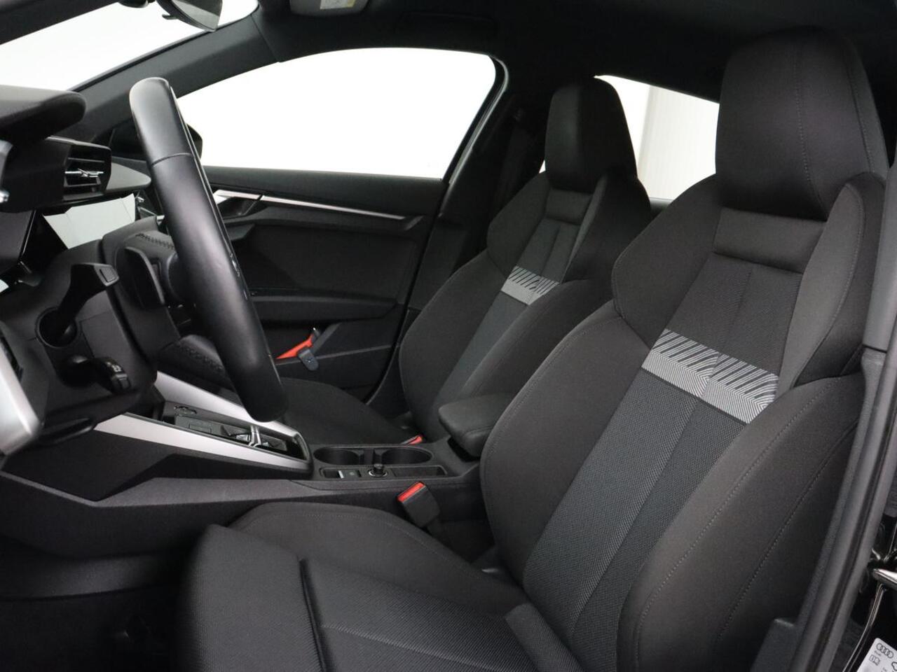Audi A3 SPORTBACK 40 TFSIe Business edition | Adaptive cruise | Sportstoelen | Carplay | Virtual Cockpit | Audi Sound | Climate control | Navigatie | Full LED | PHEV | Plug In