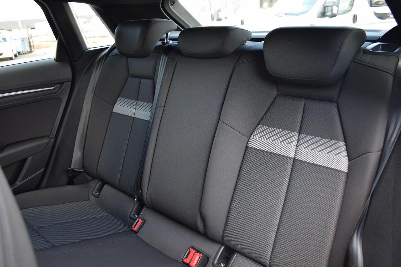 Audi A3 SPORTBACK 40 TFSI e Business edition | Apple CarPlay | LED | Sportstoelen | Climate