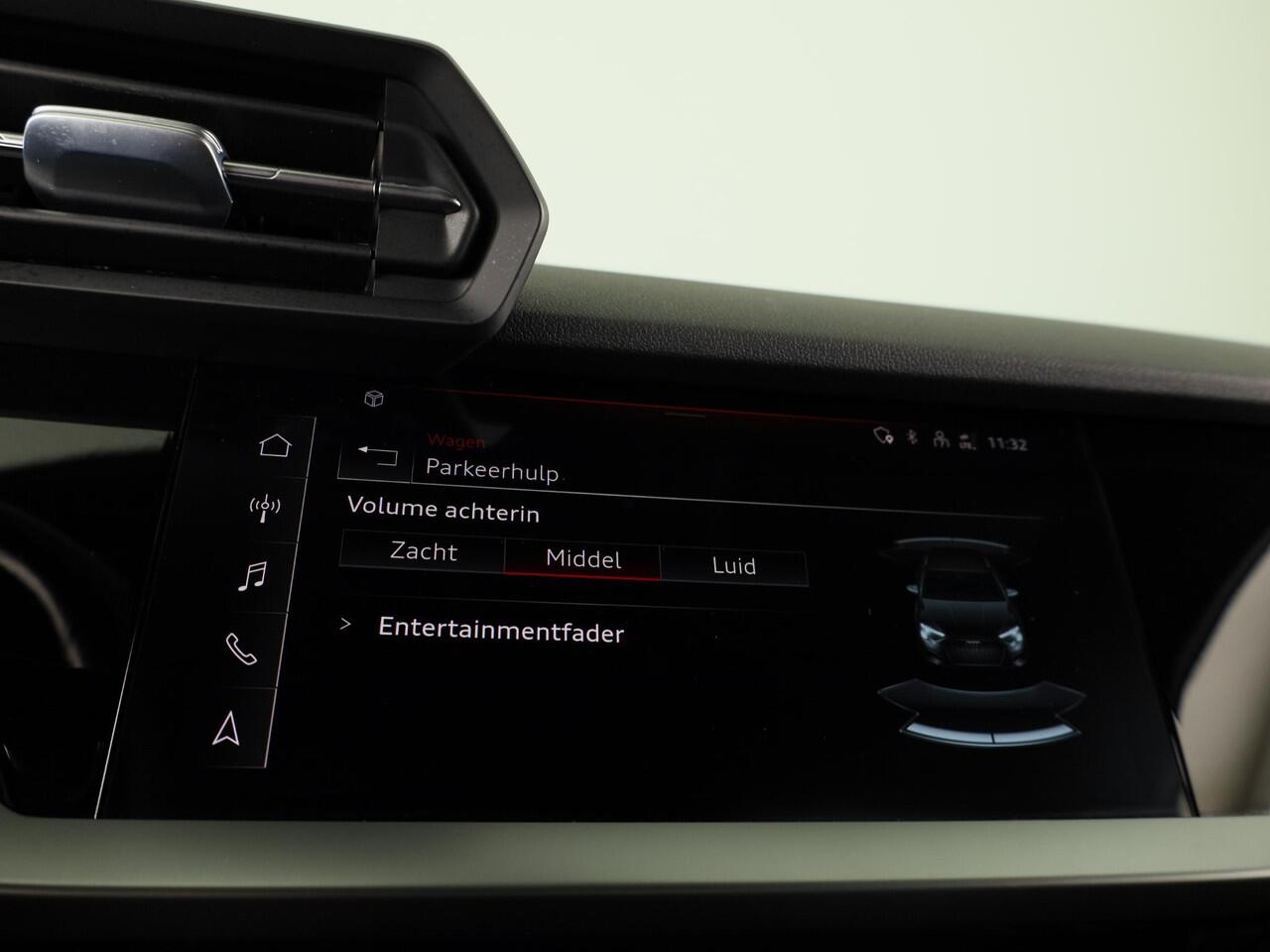 Audi A3 SPORTBACK 30 TFSI Pro Line 110PK | Navigatie via app | Parkeersensoren | 18 inch Lichtmetalen velgen | Cruise controle