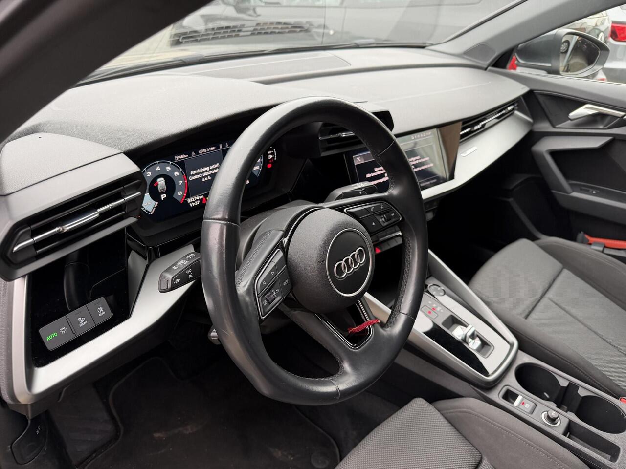 Audi A3 SPORTBACK 30 TFSI Advanced edition | Navi | LMV | PDC |