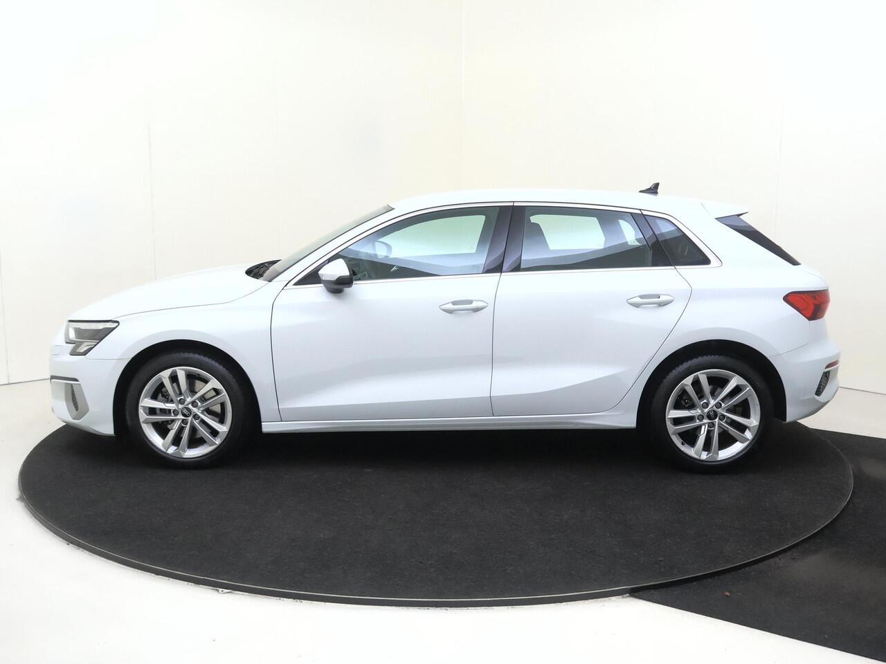 Audi A3 SPORTBACK 30 TFSI Advanced edition | Full LED verlichting | Navigatie Plus | Cruise control | CarPlay | Virtual cockpit | Draadloze telefoonlader | Verkeersbord detectie |