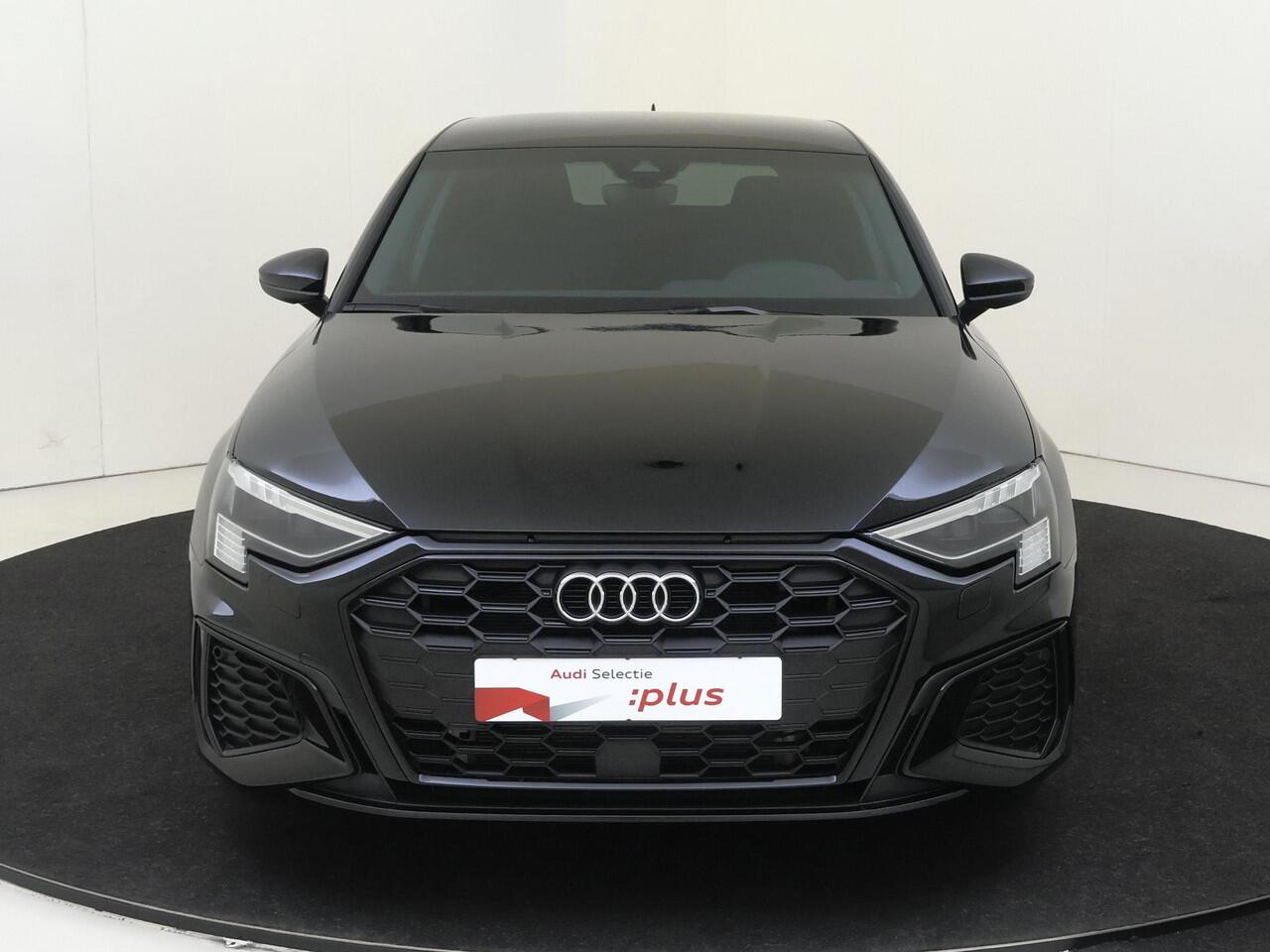 Audi A3 SPORTBACK 45 TFSI e S edition Competition | SoH 92% | LED matrix verlichting | Achteruitrijcamera | Stoelverwarming | Navigatie Plus | Keyless | Lederen bekleding | Geheugenfunctie bestuurdersstoel |