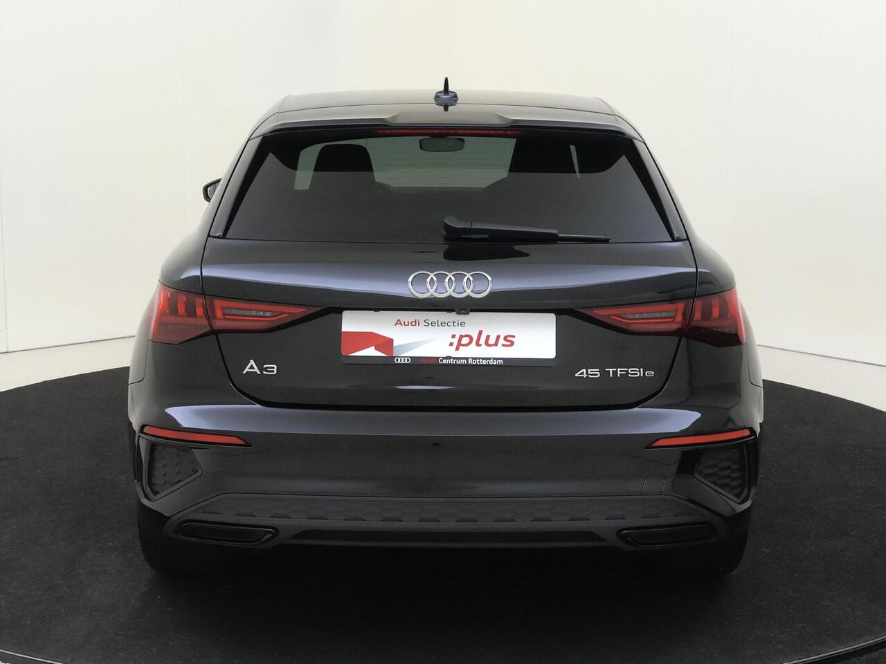 Audi A3 SPORTBACK 45 TFSI e S edition Competition | SoH 92% | LED matrix verlichting | Achteruitrijcamera | Stoelverwarming | Navigatie Plus | Keyless | Lederen bekleding | Geheugenfunctie bestuurdersstoel |