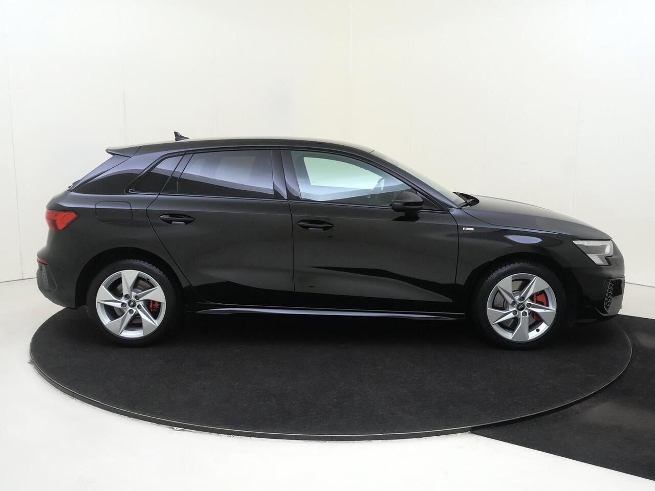 Audi A3 SPORTBACK 45 TFSI e S edition Competition | SoH 92% | LED matrix verlichting | Achteruitrijcamera | Stoelverwarming | Navigatie Plus | Keyless | Lederen bekleding | Geheugenfunctie bestuurdersstoel |