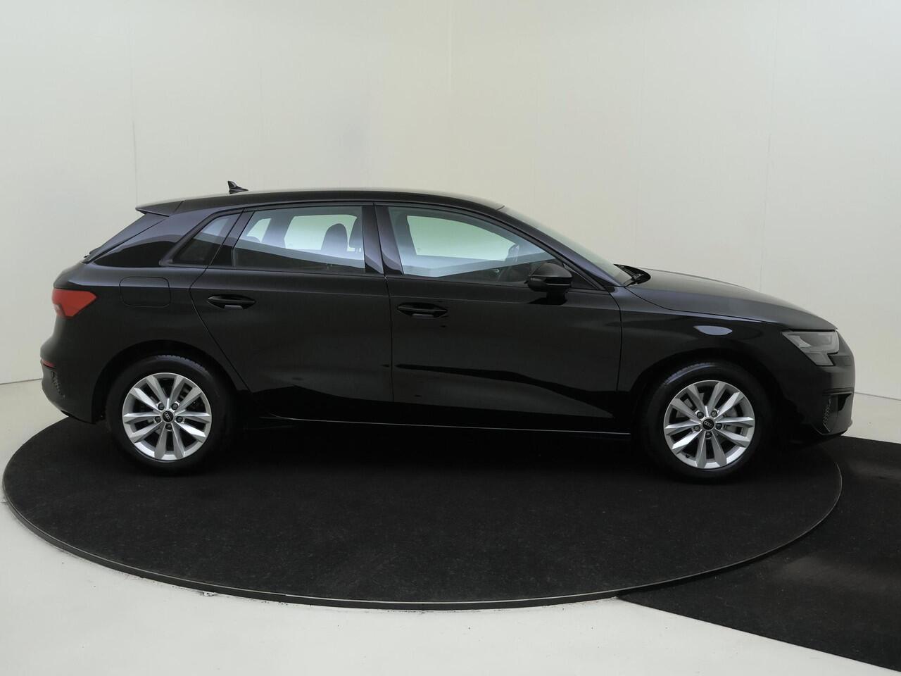 Audi A3 SPORTBACK 30 TFSI Pro Line | CarPlay | Cruise control | Draadloze telefoonlader | DAB radio | Bluetooth | Keyless start |