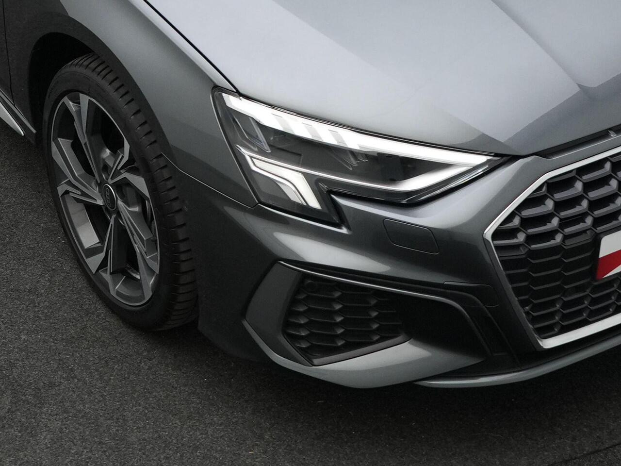 Audi A3 SPORTBACK 35 TFSI 150 pk S-tronic S-Line | Navigatie | Stoelverwarming | Parkeersensoren voor/achter | Adaptive Cruise