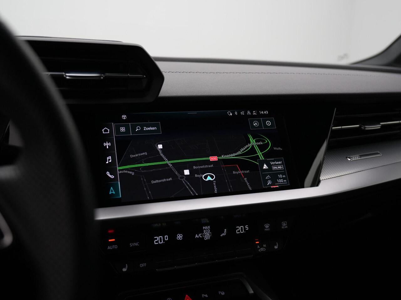 Audi A3 SPORTBACK 35 TFSI 150 pk S-tronic S-Line | Navigatie | Stoelverwarming | Parkeersensoren voor/achter | Adaptive Cruise